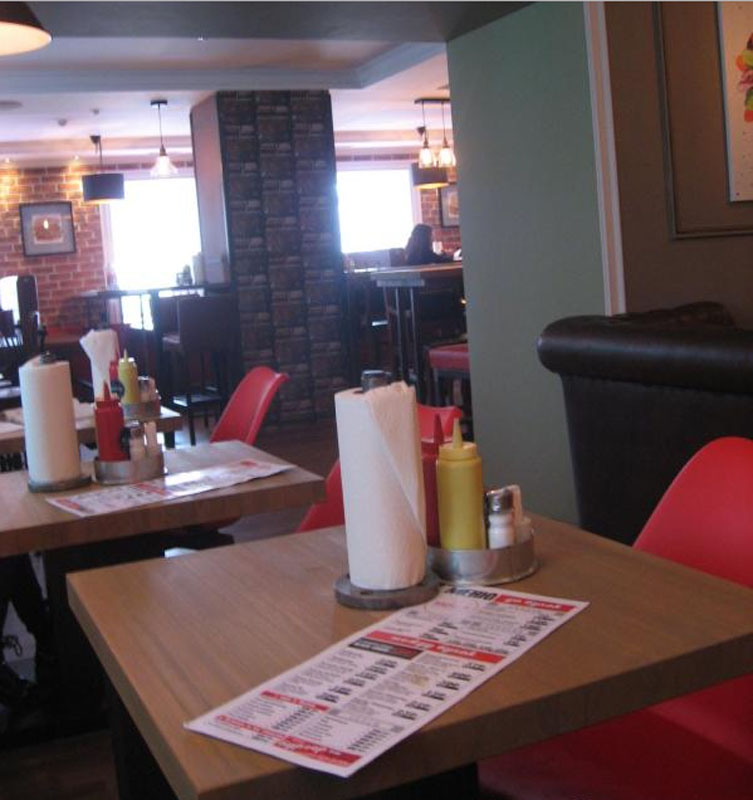 Основной зал — Между Булок