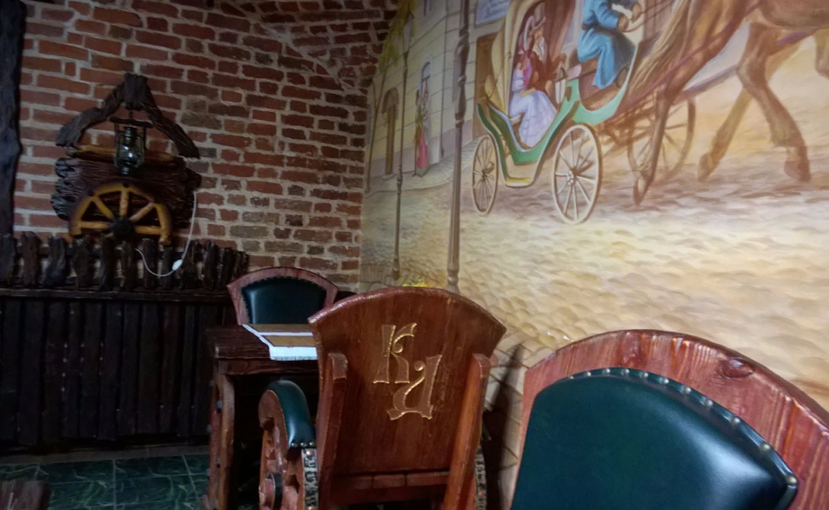 Основной зал — Каретный двор