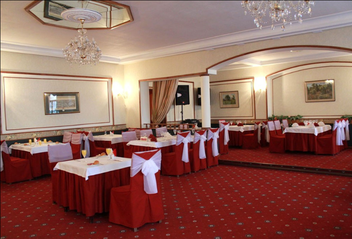 Банкетный зал — У Золотых ворот
