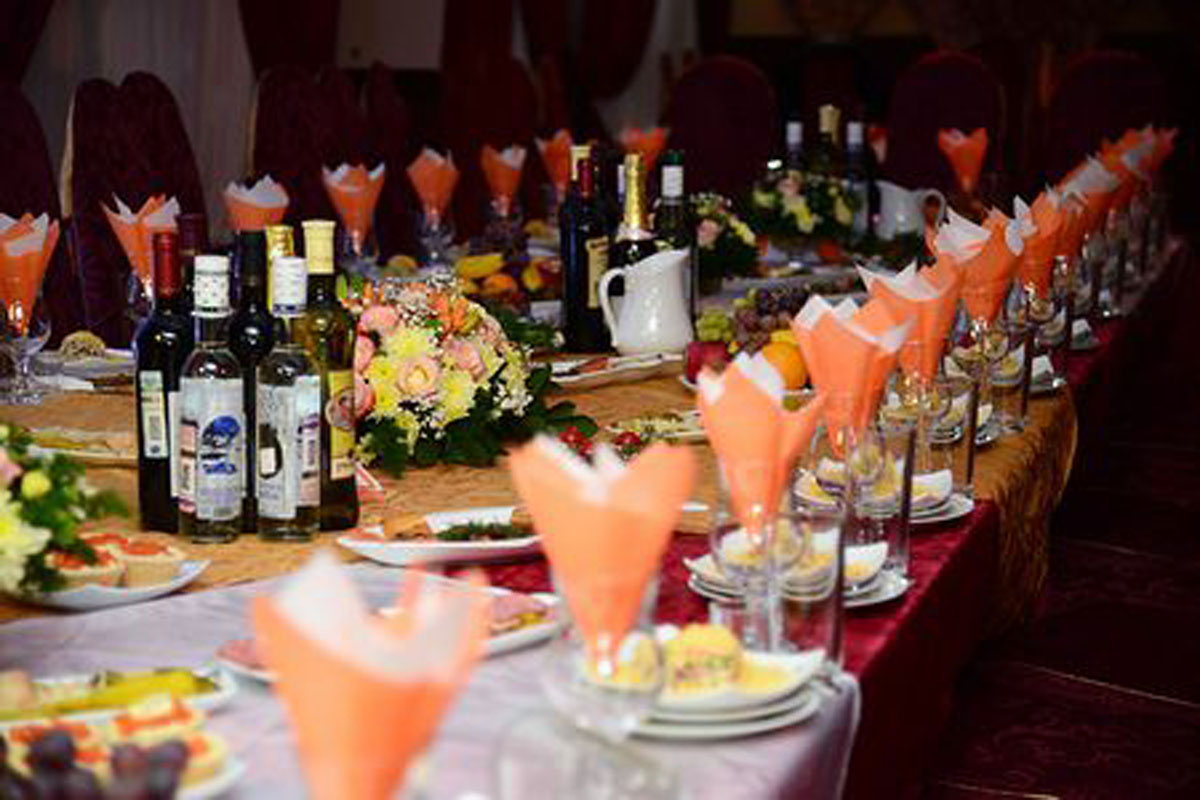 Основной зал — Старый Баку