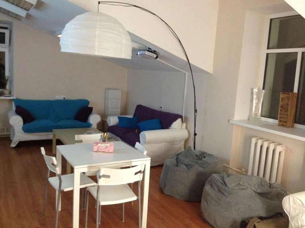 Основной зал — На чердаке