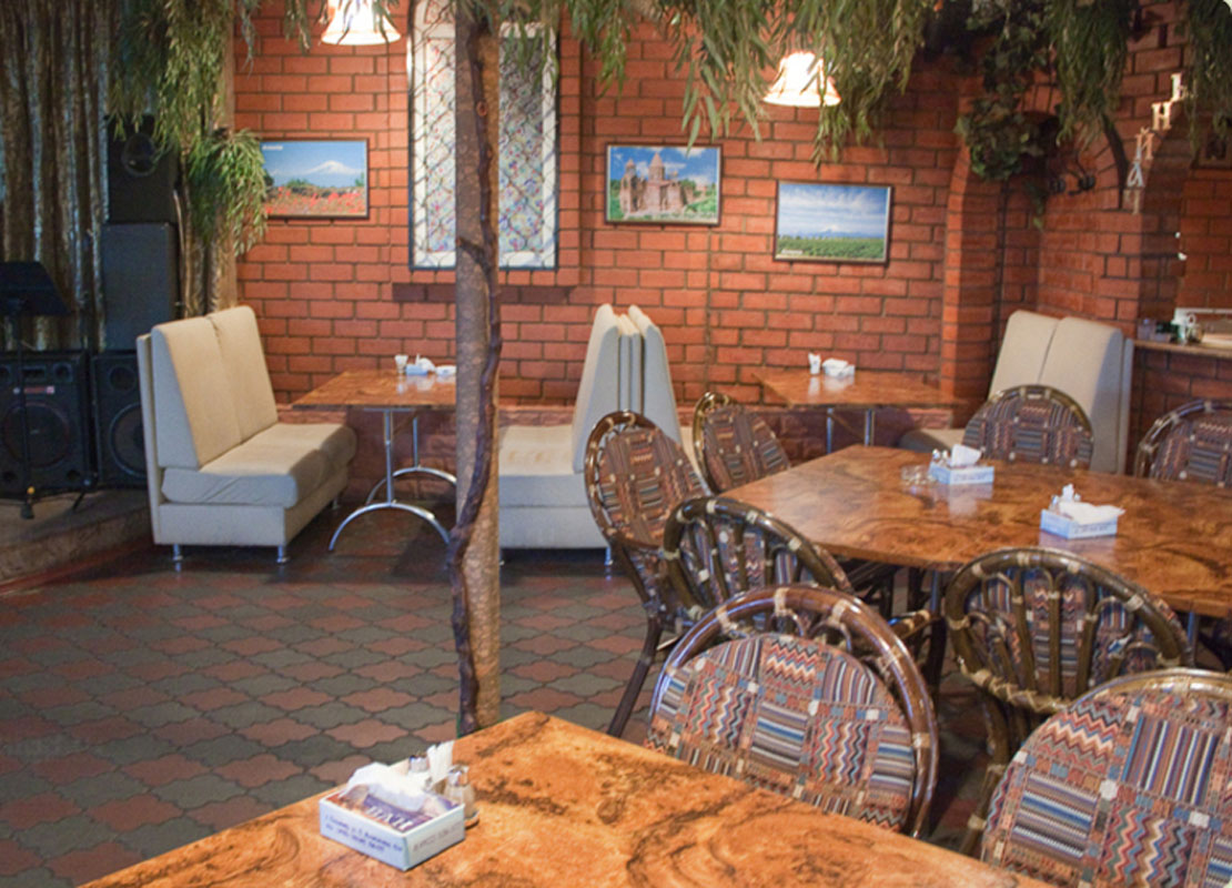 Основной зал — Ван