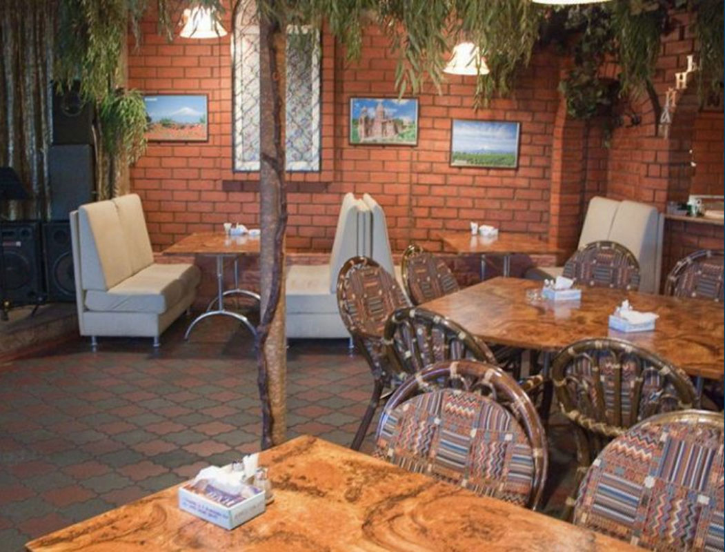 Основной зал — Ван