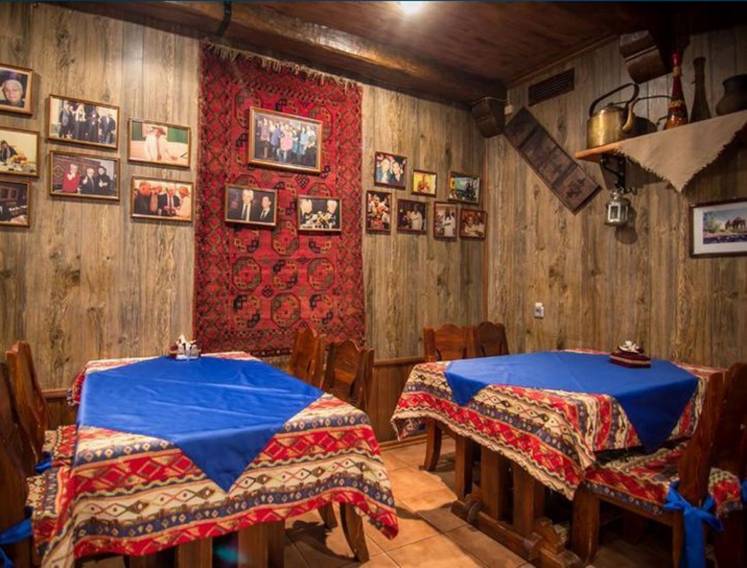 Основной зал — Ван