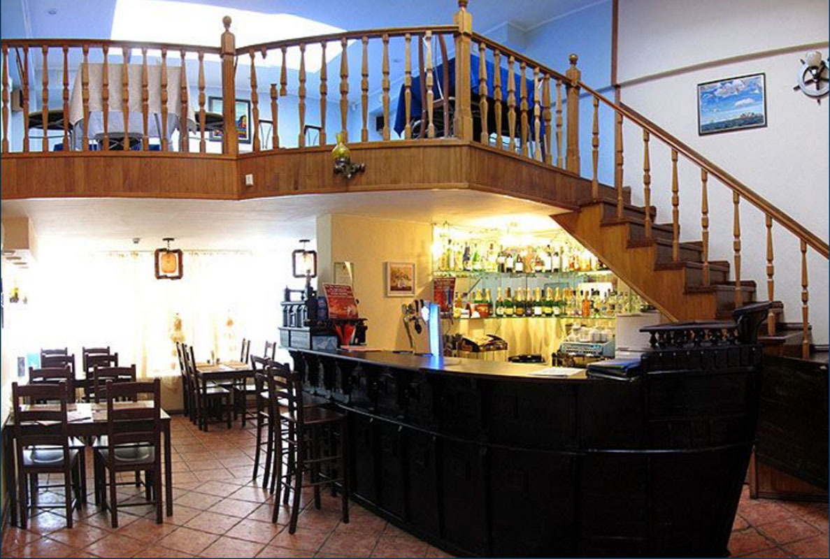 Основной зал