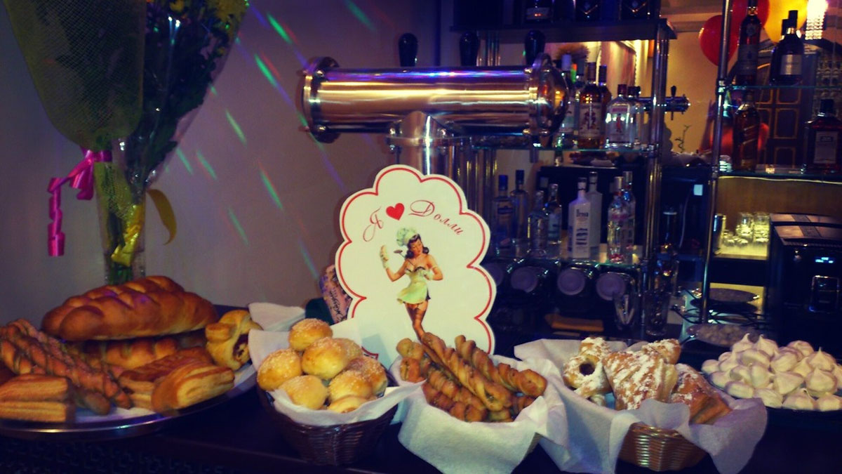 Основной зал — Долли