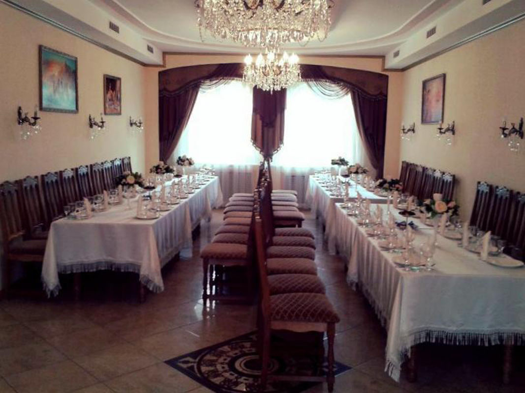 Основной зал — Эдем