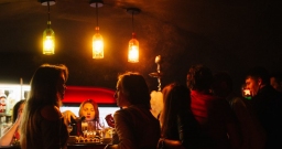 Основной зал — интерьер зала