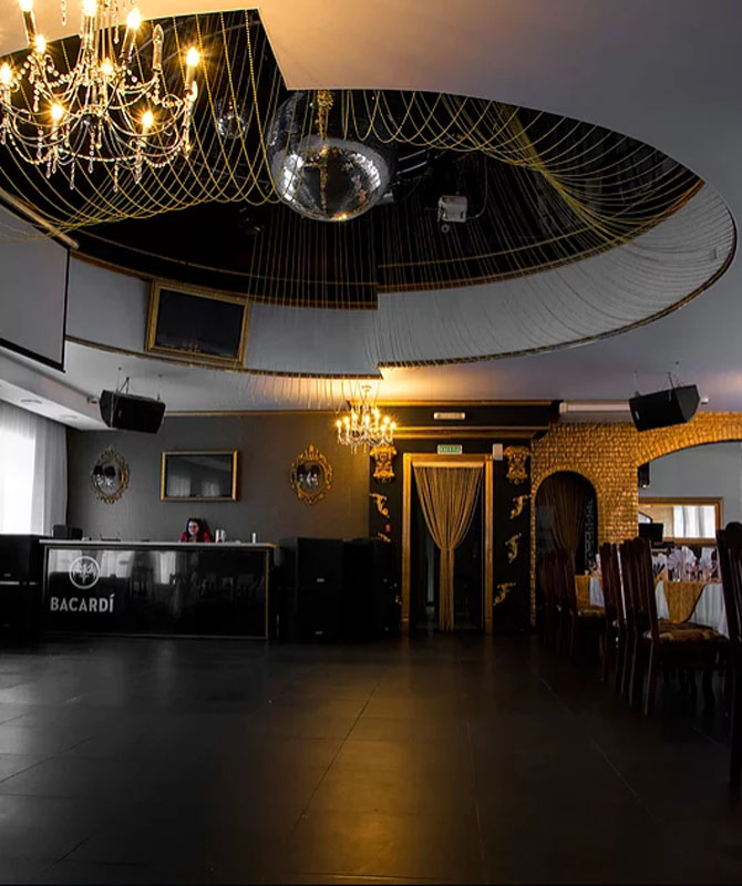 Основной зал — Старый город