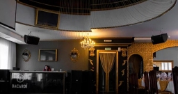 Основной зал — интерьер зала