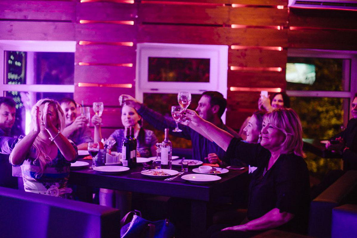 Основной зал — Френдли