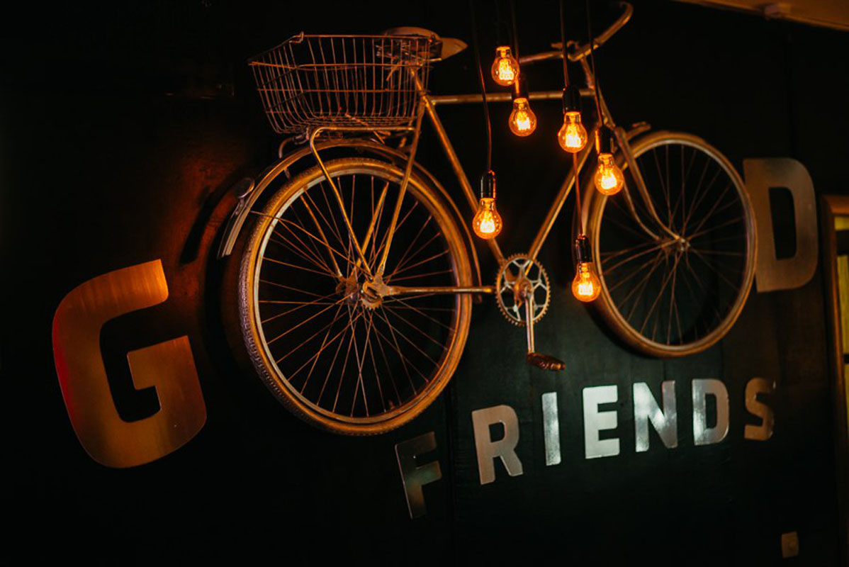 Основной зал — Френдли