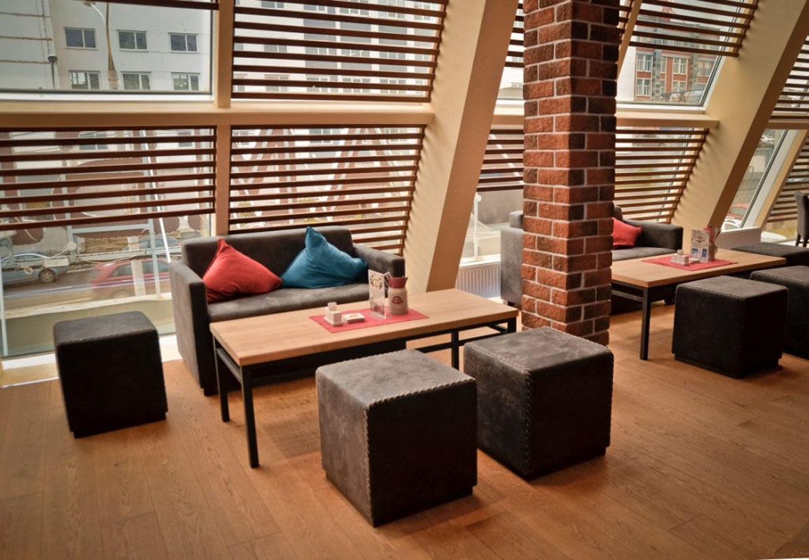 Основной зал — Макс Брой