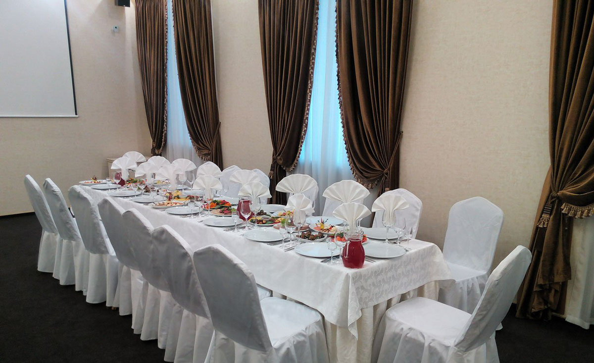 Малый зал — Владимир