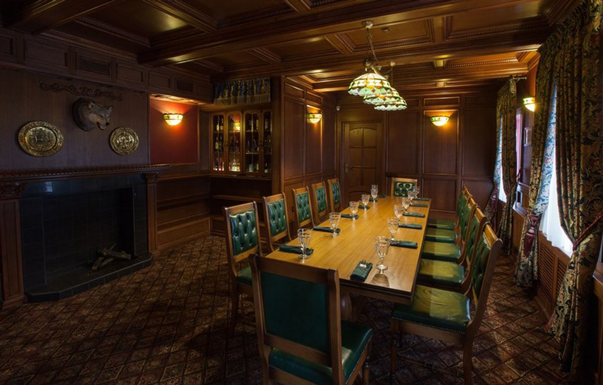 Основной зал — Блэквуд