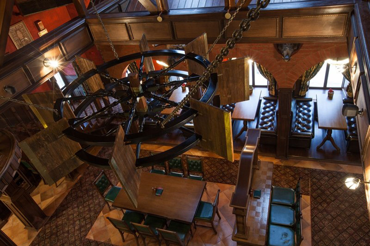 Основной зал — Блэквуд