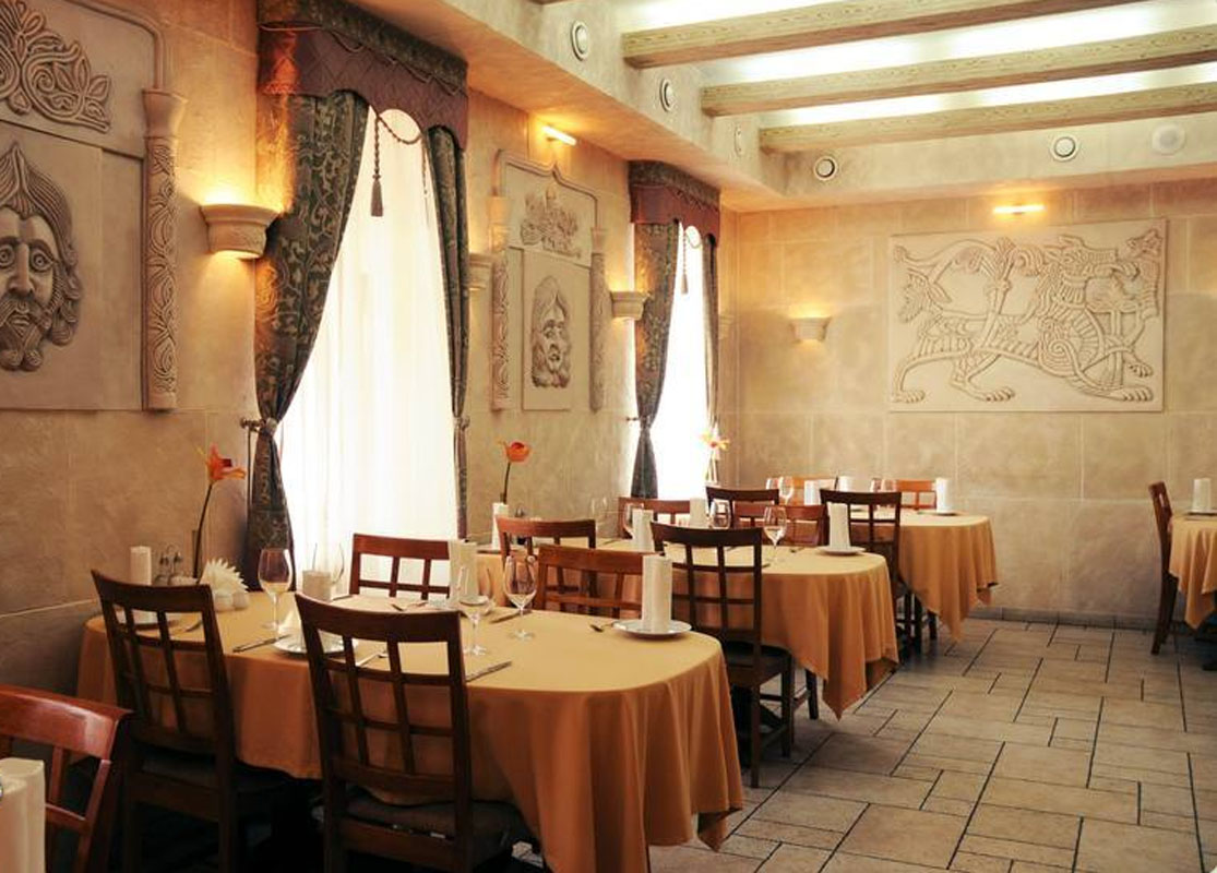 Основной зал