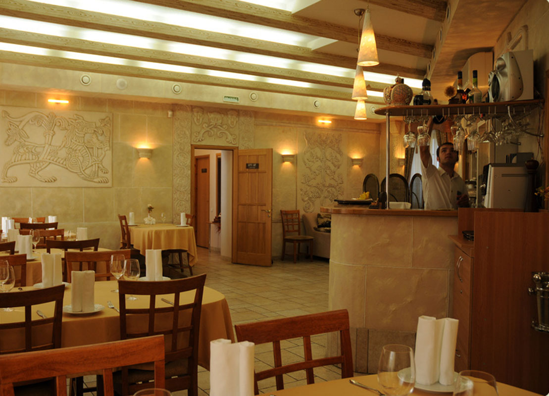 Основной зал — Мономах