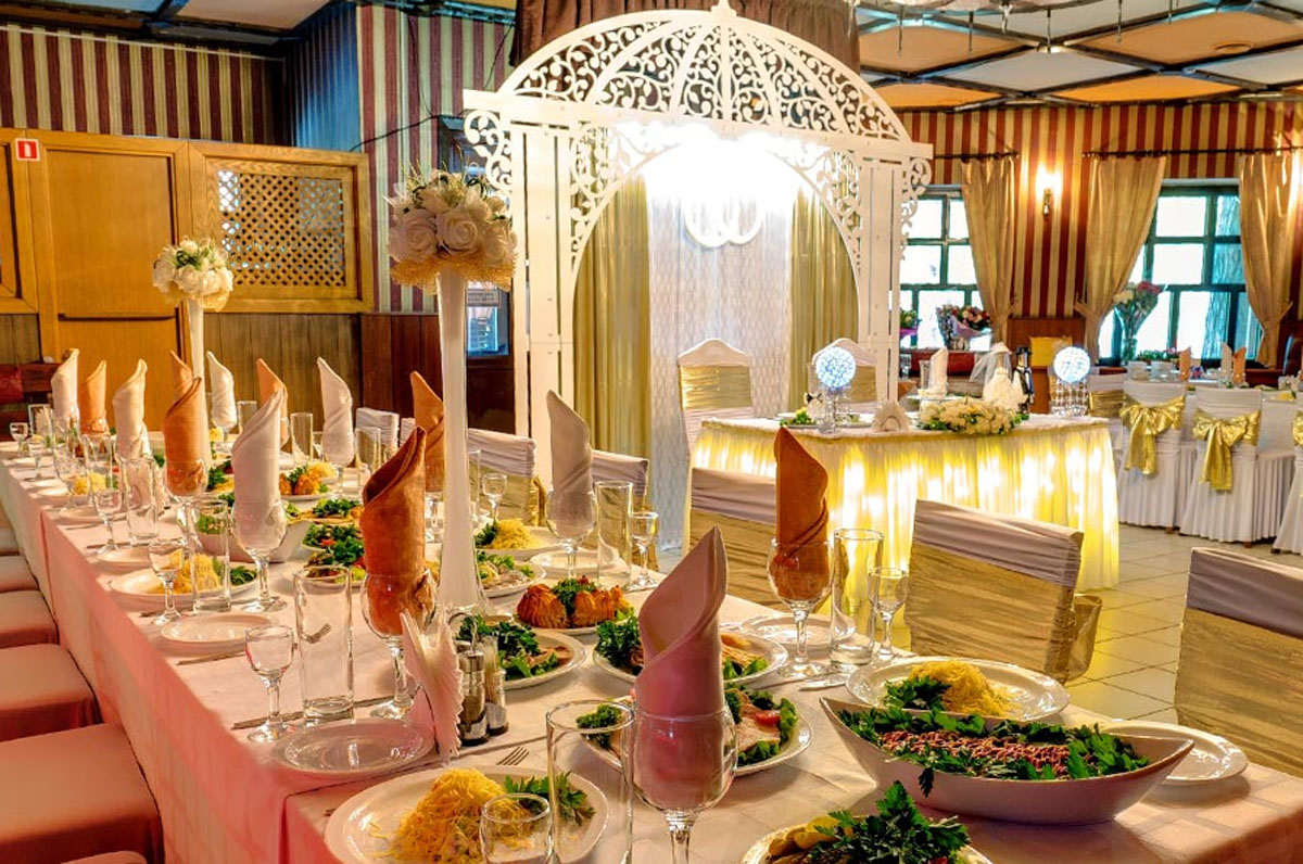 Основной зал — Белая Лошадь