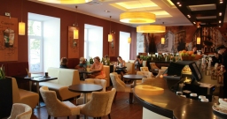 Основной зал