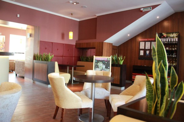 Банкетный зал Кофишоп Кампани на улице Коммуны