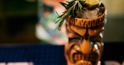 Основной зал — интерьер зала