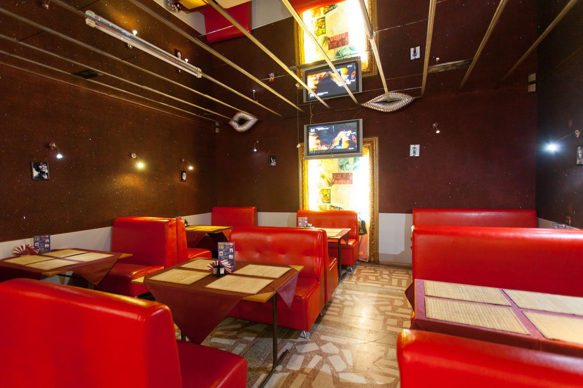 Караоке зал — Диско 80х