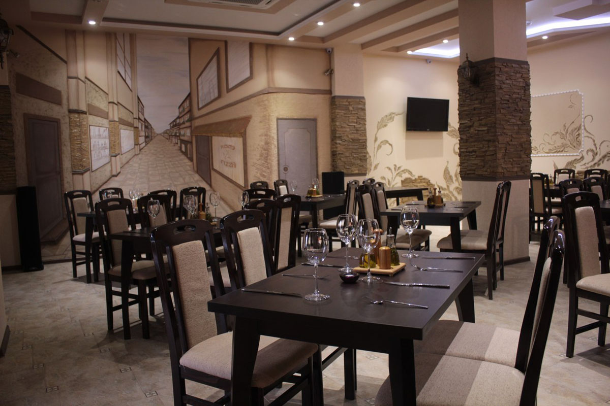 Основной зал — Ресто Пицца