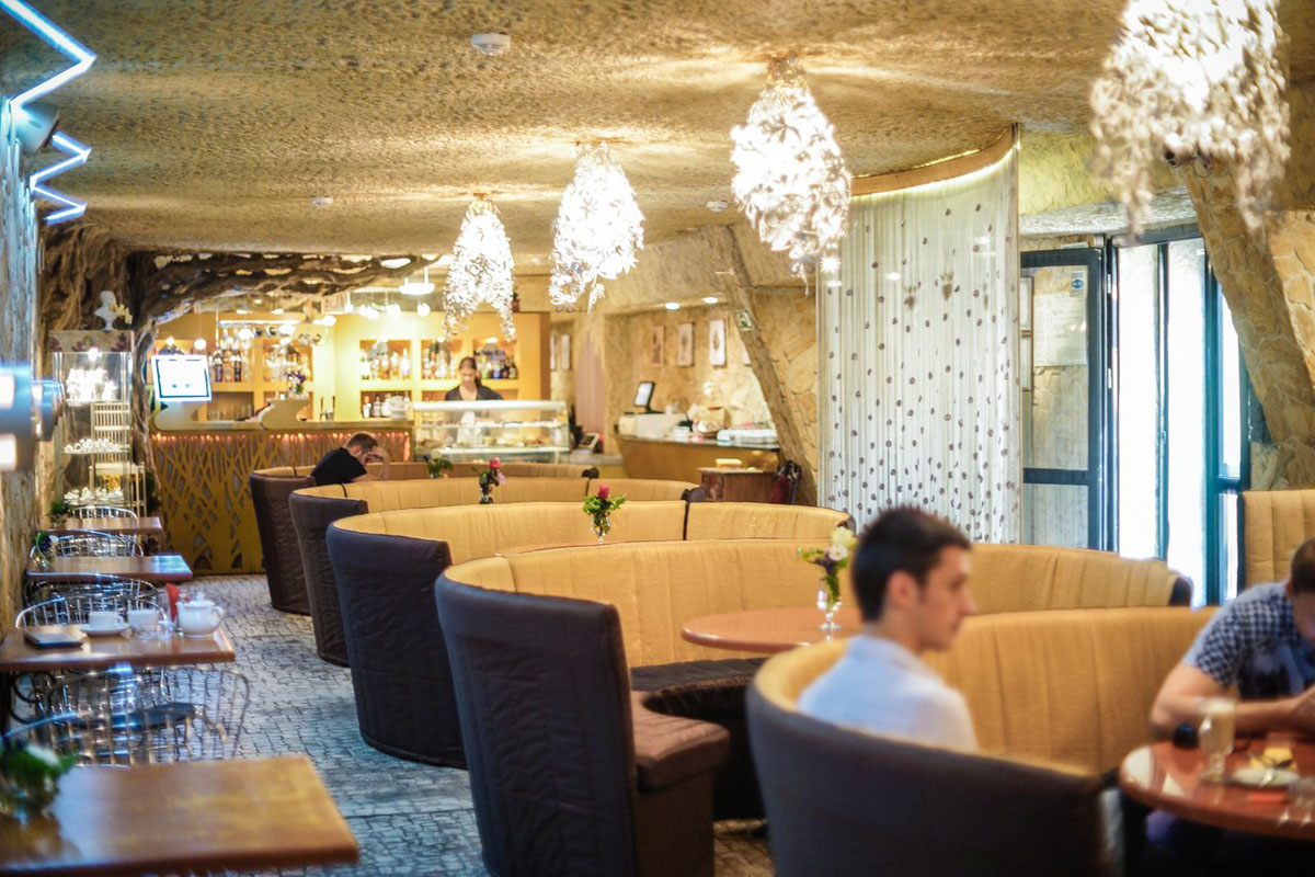 Основной зал — Авиньон