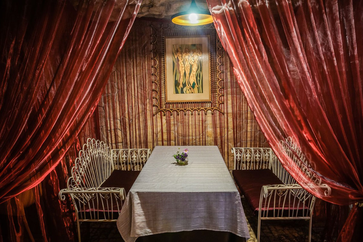 Основной зал — Авиньон