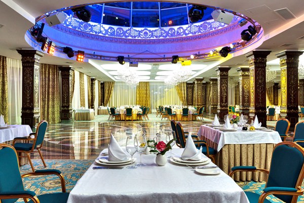 Рестораны и бары  в гранд отеле Видгоф — банкетный зал