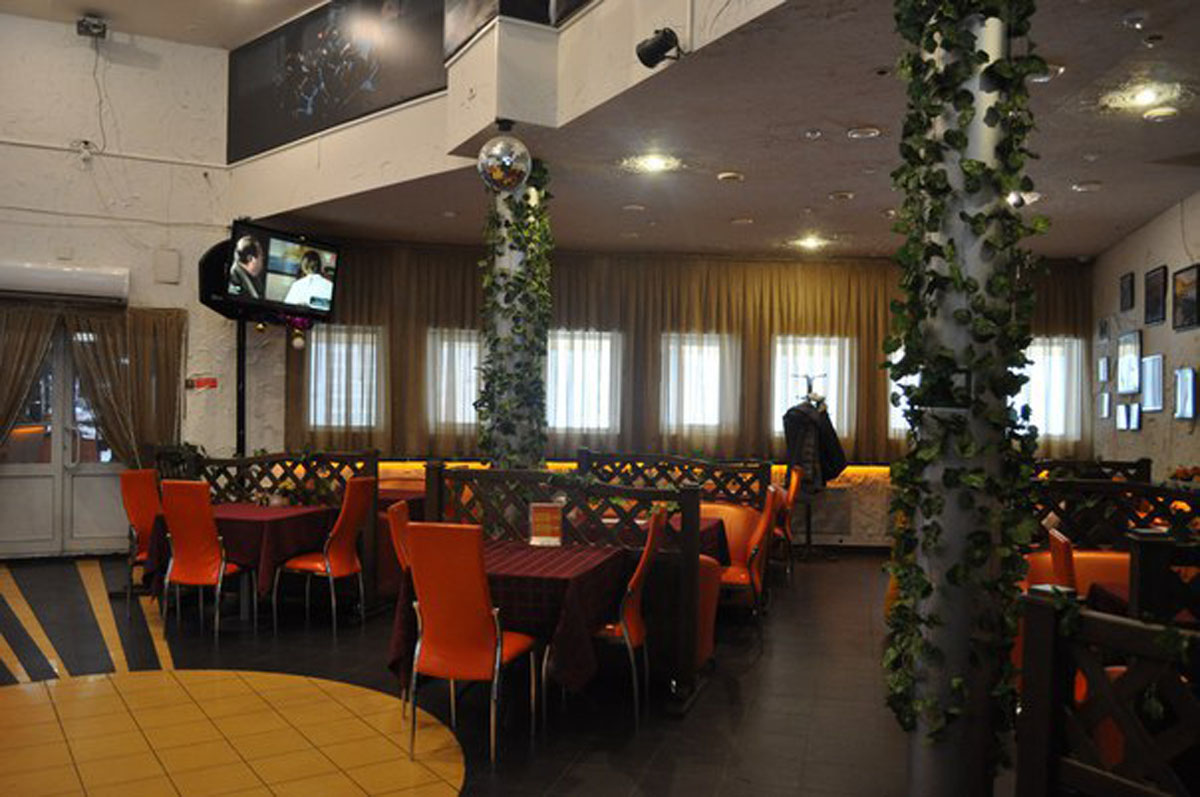 Основной зал — Кафе Санни