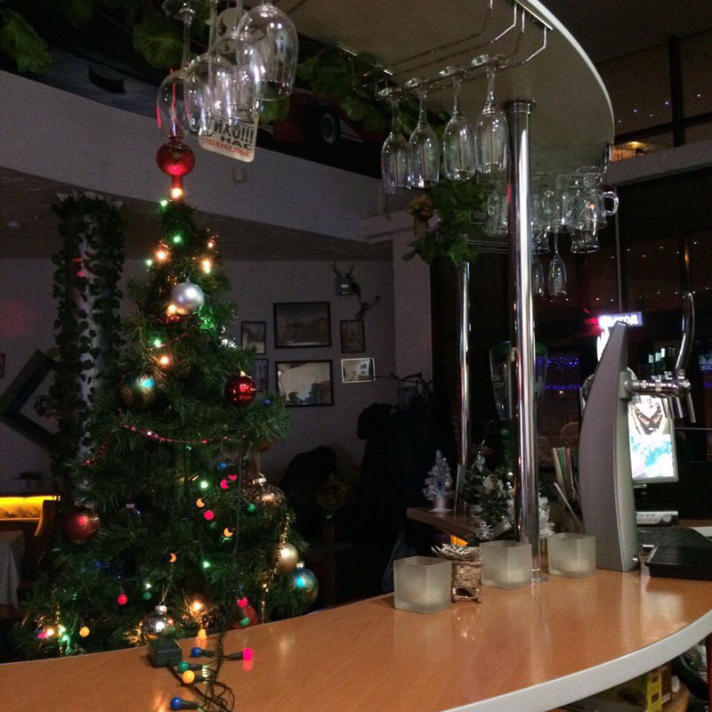 Основной зал — Кафе Санни