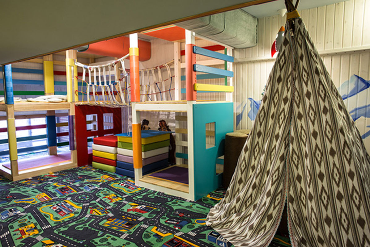 Основной зал — Ресторан средиземноморской кухни Белочка