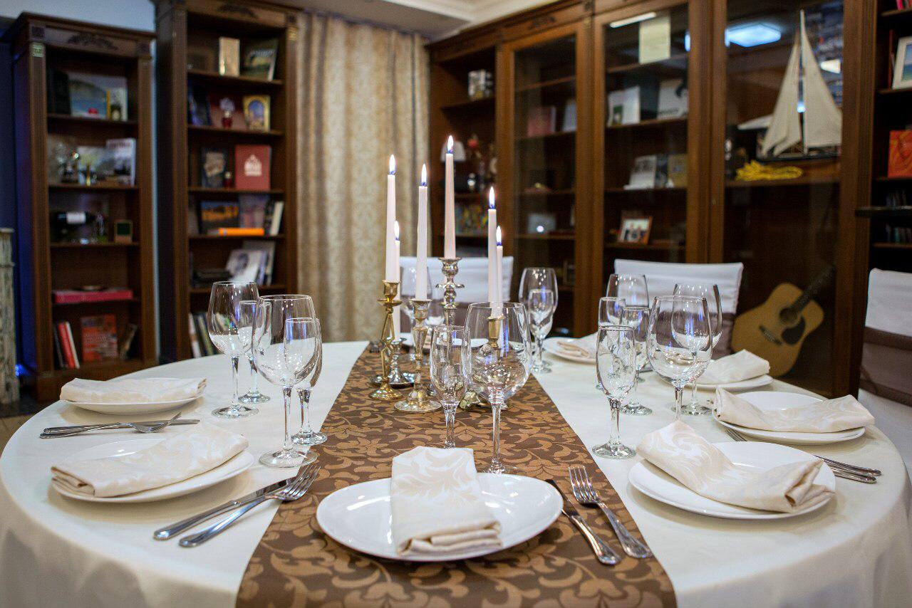 Классический — банкетный зал Дом на Патриарших, фото