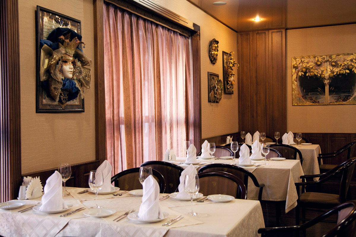 Основной зал — Ребрышковая на улице Академика Королёва