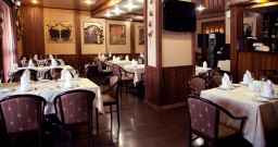 Основной зал — интерьер зала