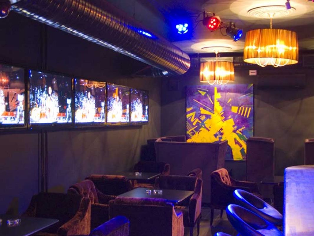 Основной зал — Танцевальный бар и караоке Мит Поинт на улице Академика Королёва