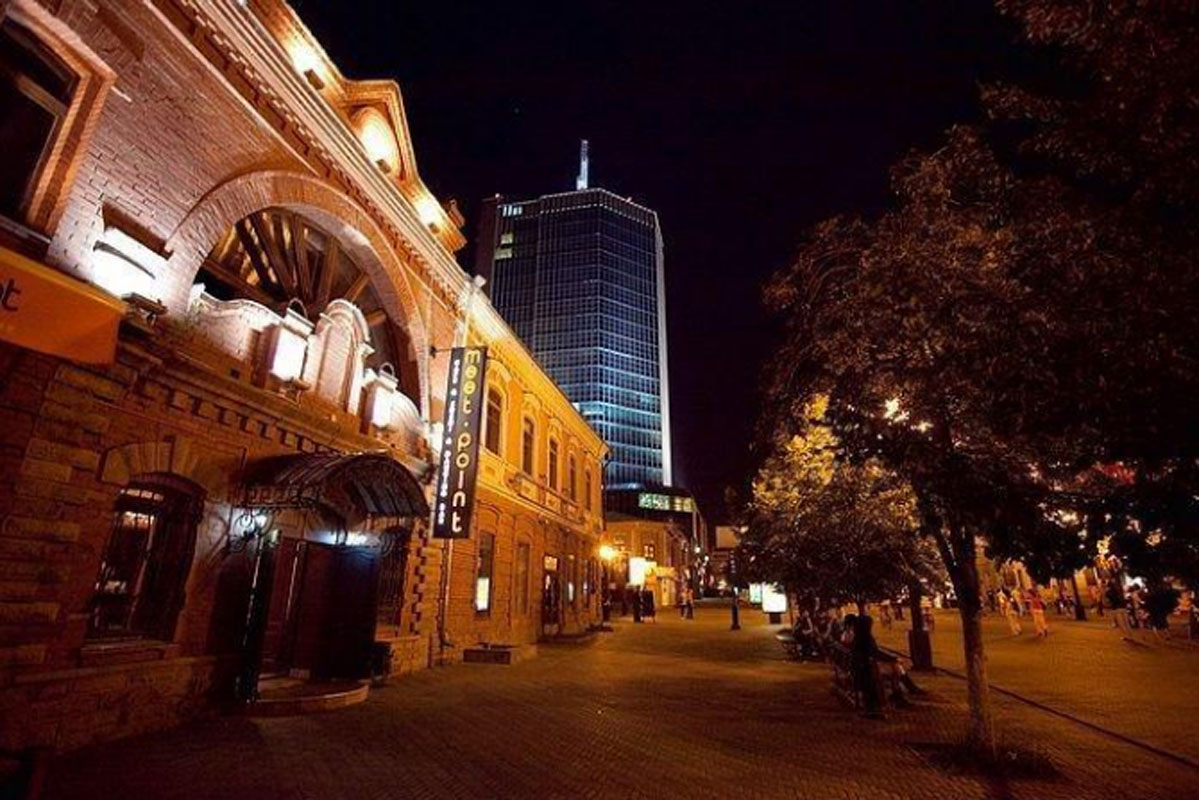 Основной зал — Танцевальный бар и караоке Мит Поинт на улице Кирова