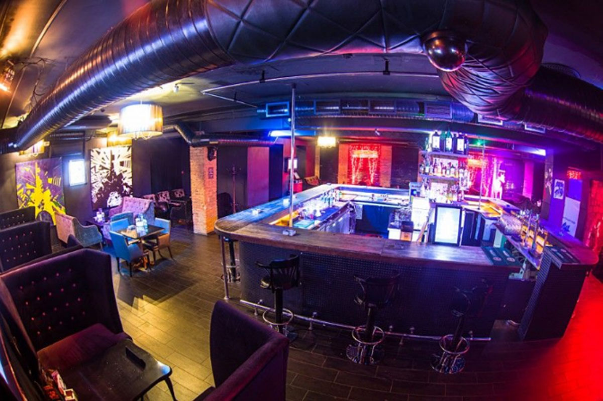 Основной зал — Танцевальный бар и караоке Мит Поинт на улице Кирова