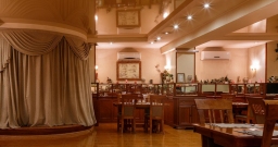 Основной зал — интерьер зала