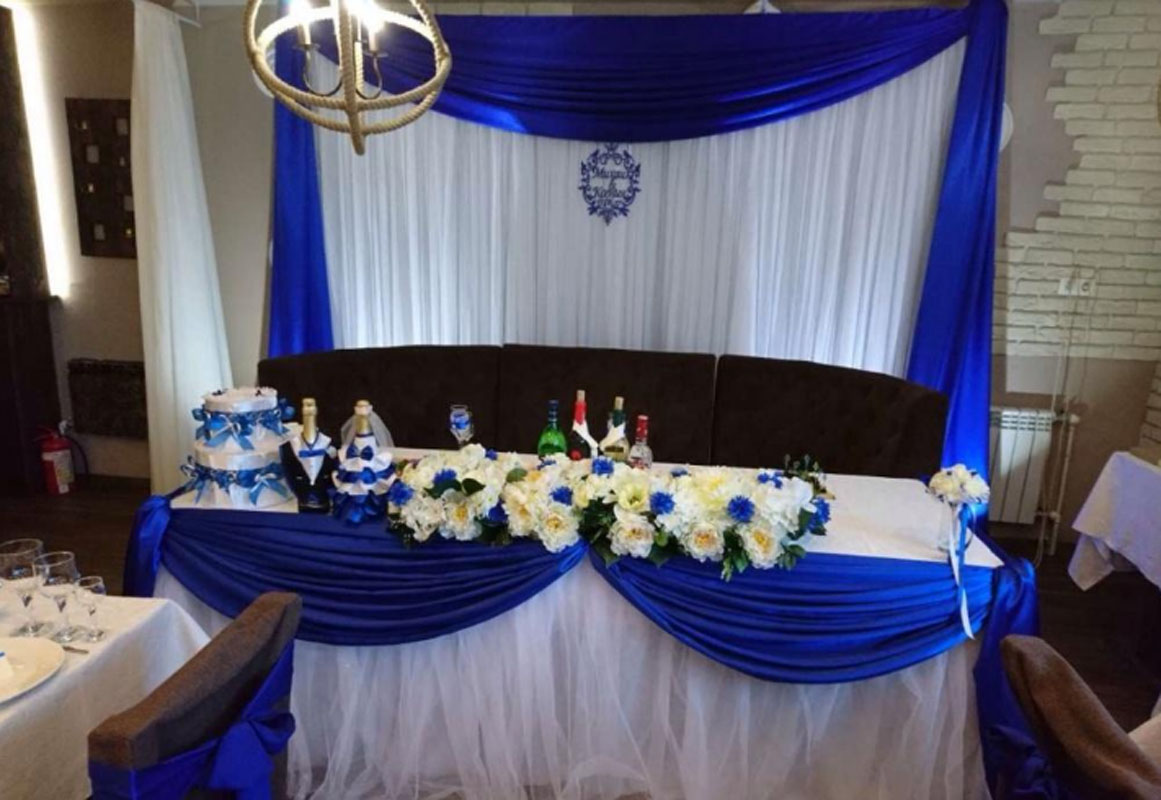 Основной зал — Старый Ереван на улице Энгельса