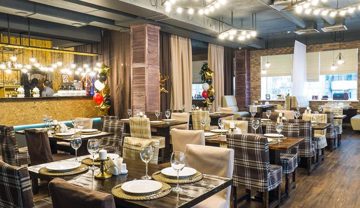 Основной зал — Старый Ереван на улице Молодогвардейцев