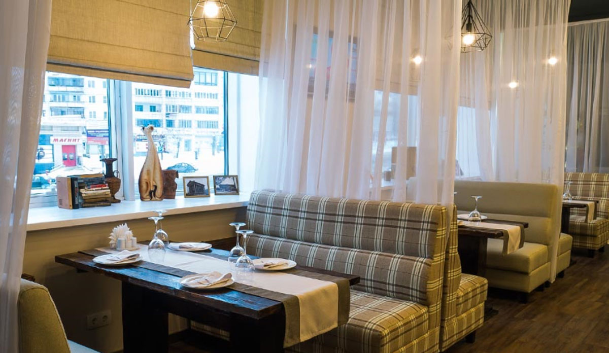 Основной зал — Старый Ереван на улице Молодогвардейцев