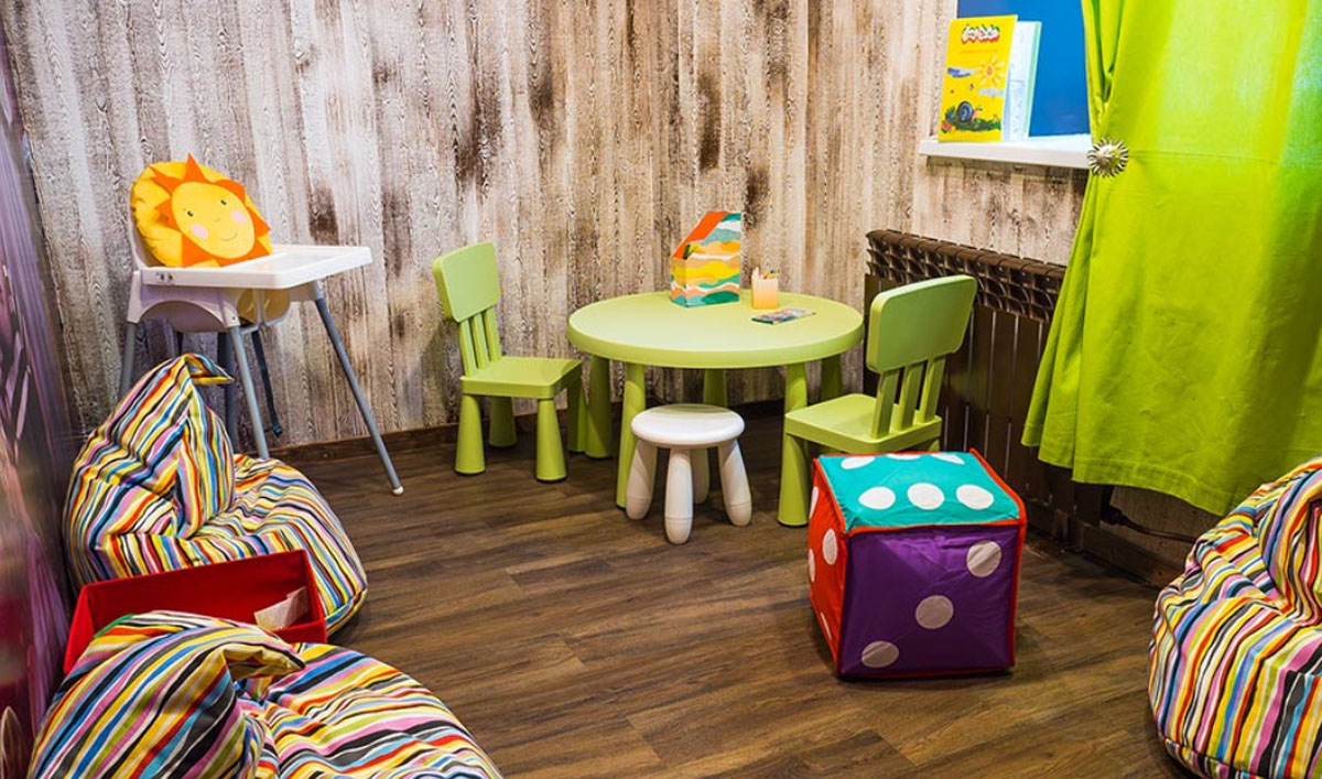 Основной зал — Старый Ереван на улице Молодогвардейцев