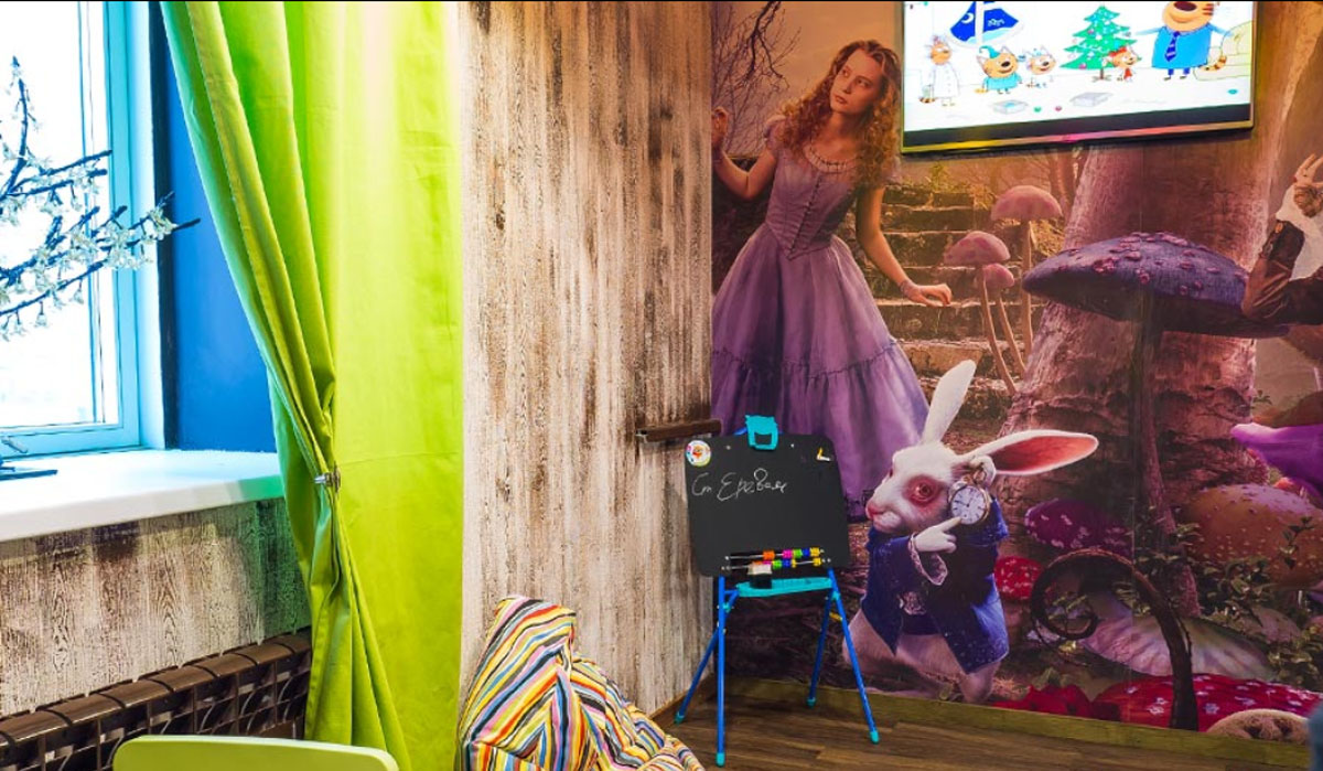 Основной зал — Старый Ереван на улице Молодогвардейцев