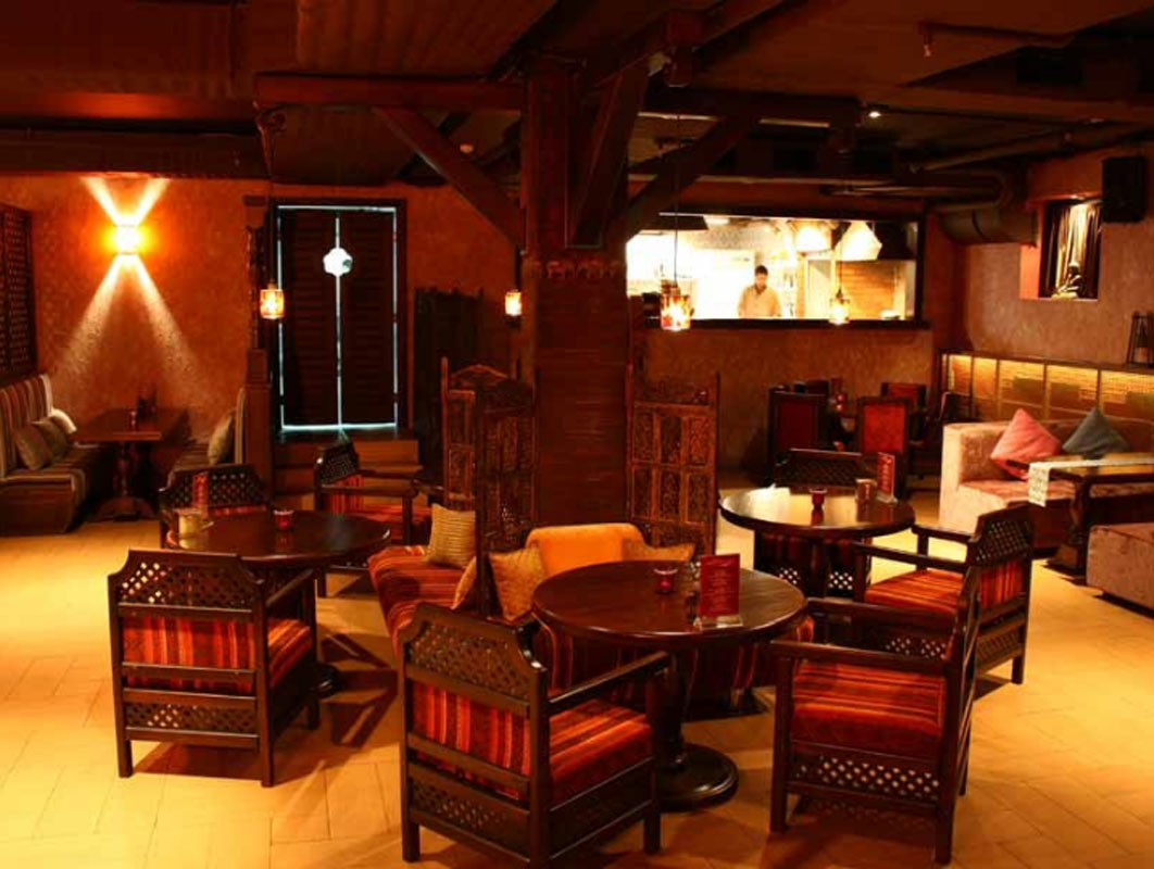 Основной зал — Бар ресторан Карма