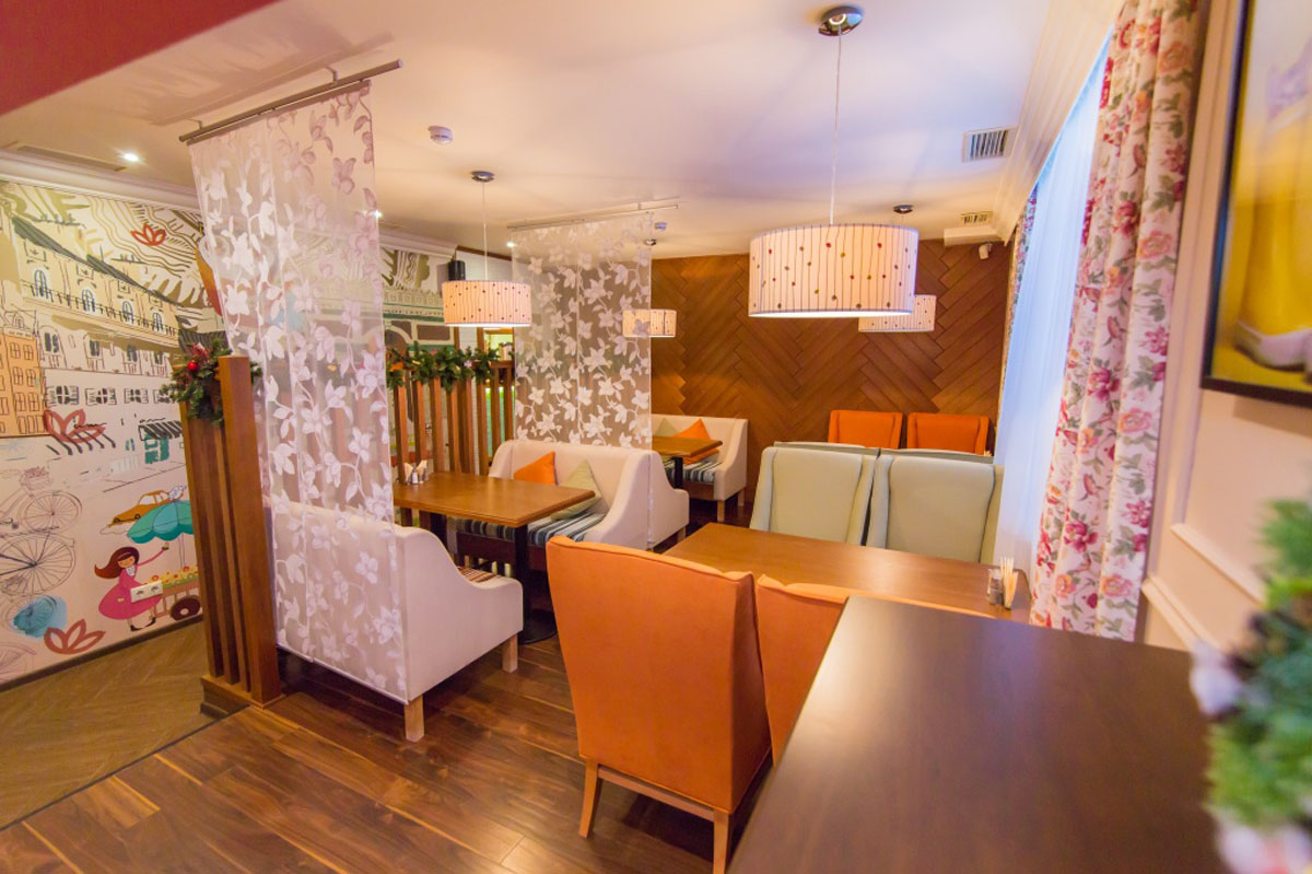 Основной зал — банкетный зал Ресторан Своя Компания на улице Советская, фото