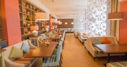 Основной зал