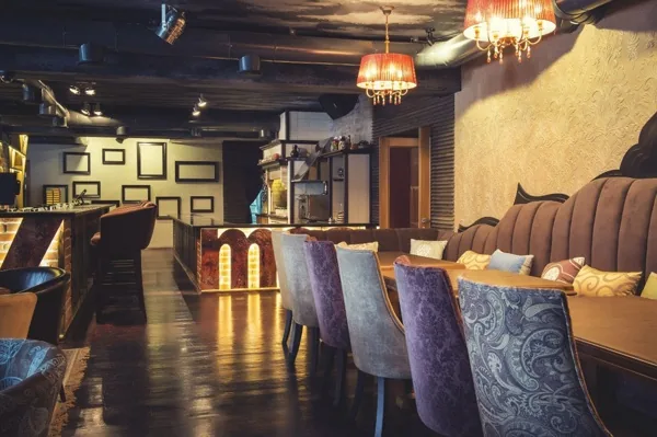 Основной зал